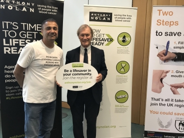 Sir David supports life-saving charity 